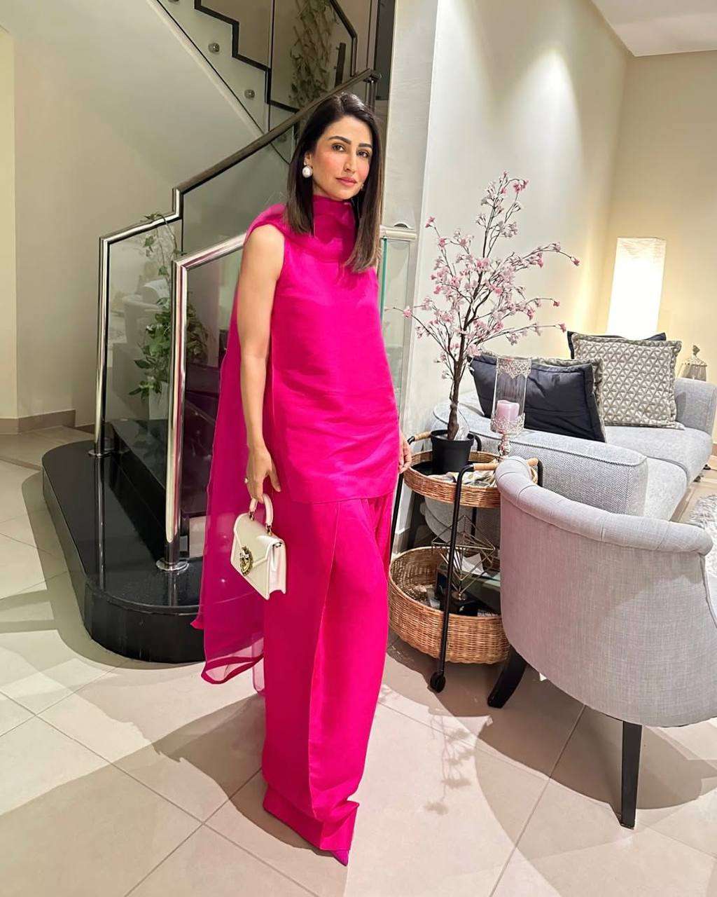 Women's Fendi Silk Solid Semi Stitched Sleeveless Kurti With Salwar and Dupatta set - Image 5